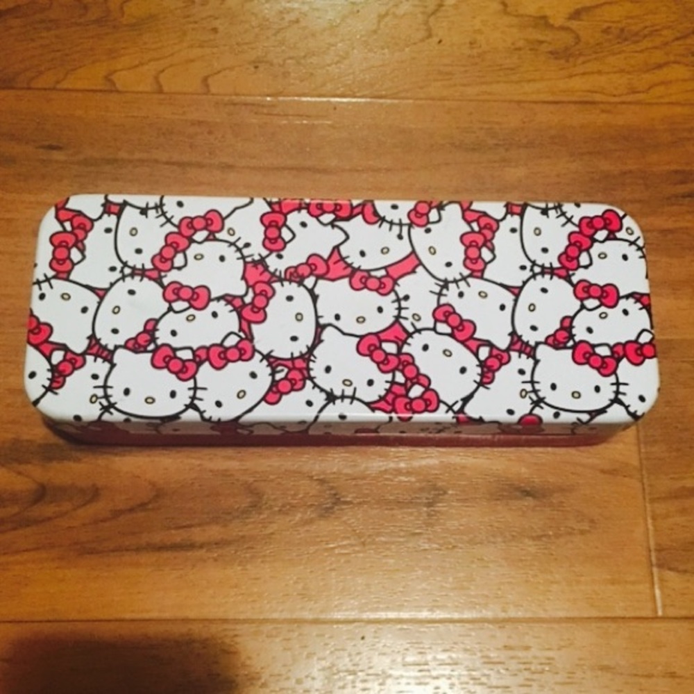 COPY - 🔐Hello Kitty tin box🔐